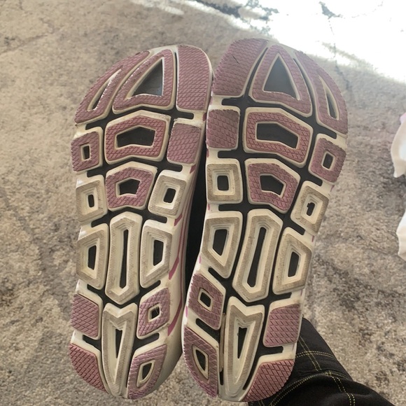 Altra foot shapes. Pay 60 - Picture 3 of 3